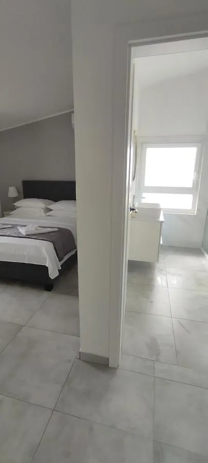 Bloom Deluxe Apartment Vir
